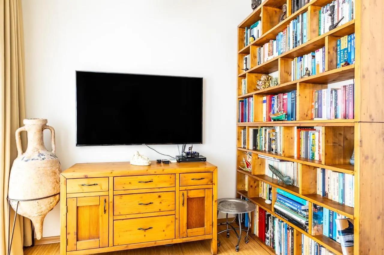 Elegant Flat W Terrace 15 Min To Galata Tower Apartment Istanbul